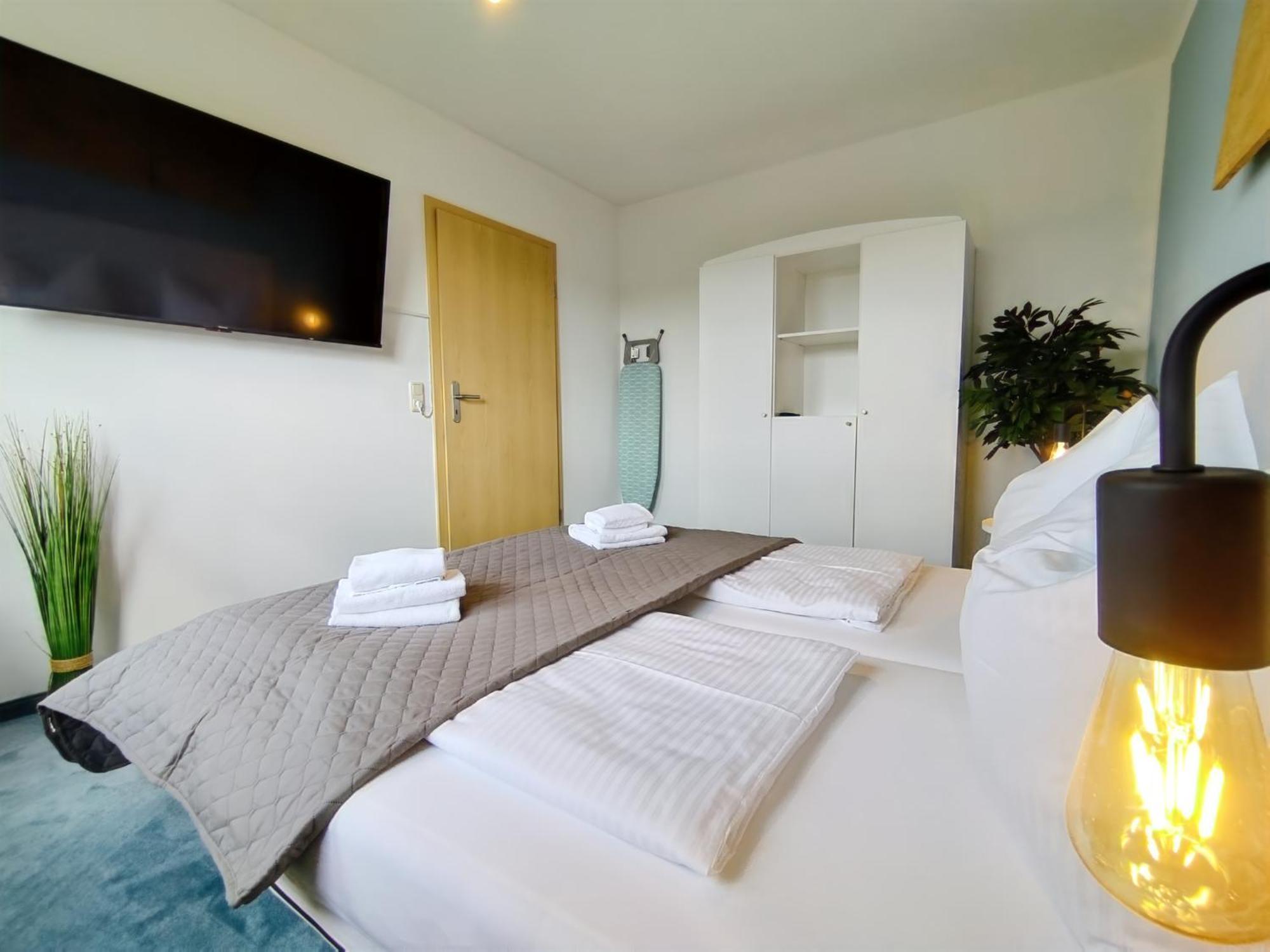 Seeblickapartment Fuer Bis Zu 12, Nuernberg & Schwabach In 30-35 Minuten Zu Erreichen, Sauna, Arbeitsplatz, Dachterrasse & Grill Шпальт Екстер'єр фото